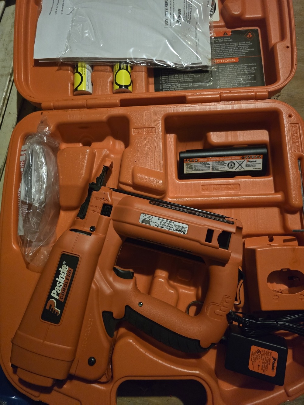 Paslode 18 Gage Cordless BRAD NAILER, New
